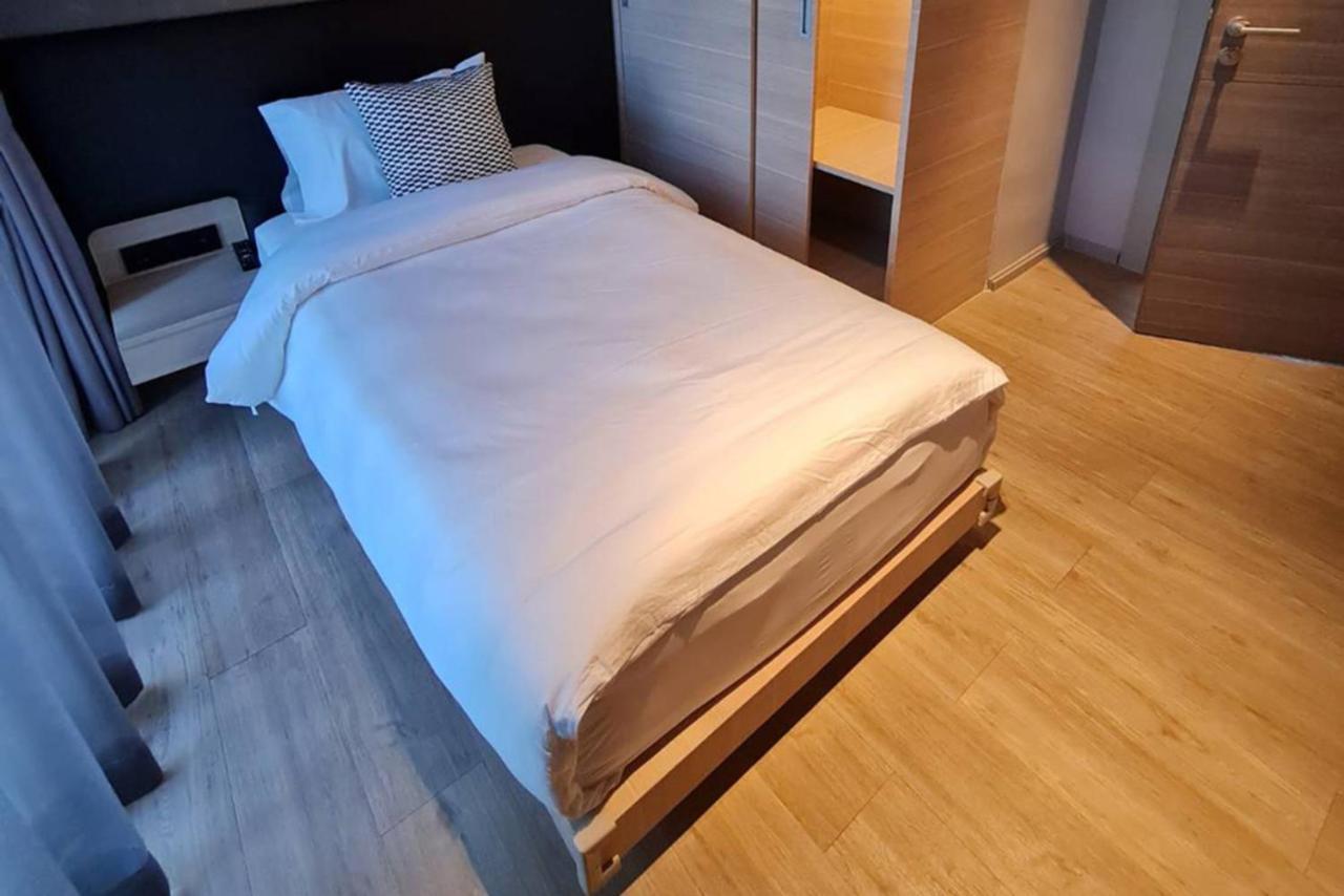 Voque Hotel & Serviced Residence Sukhumvit 51 Бангкок Экстерьер фото